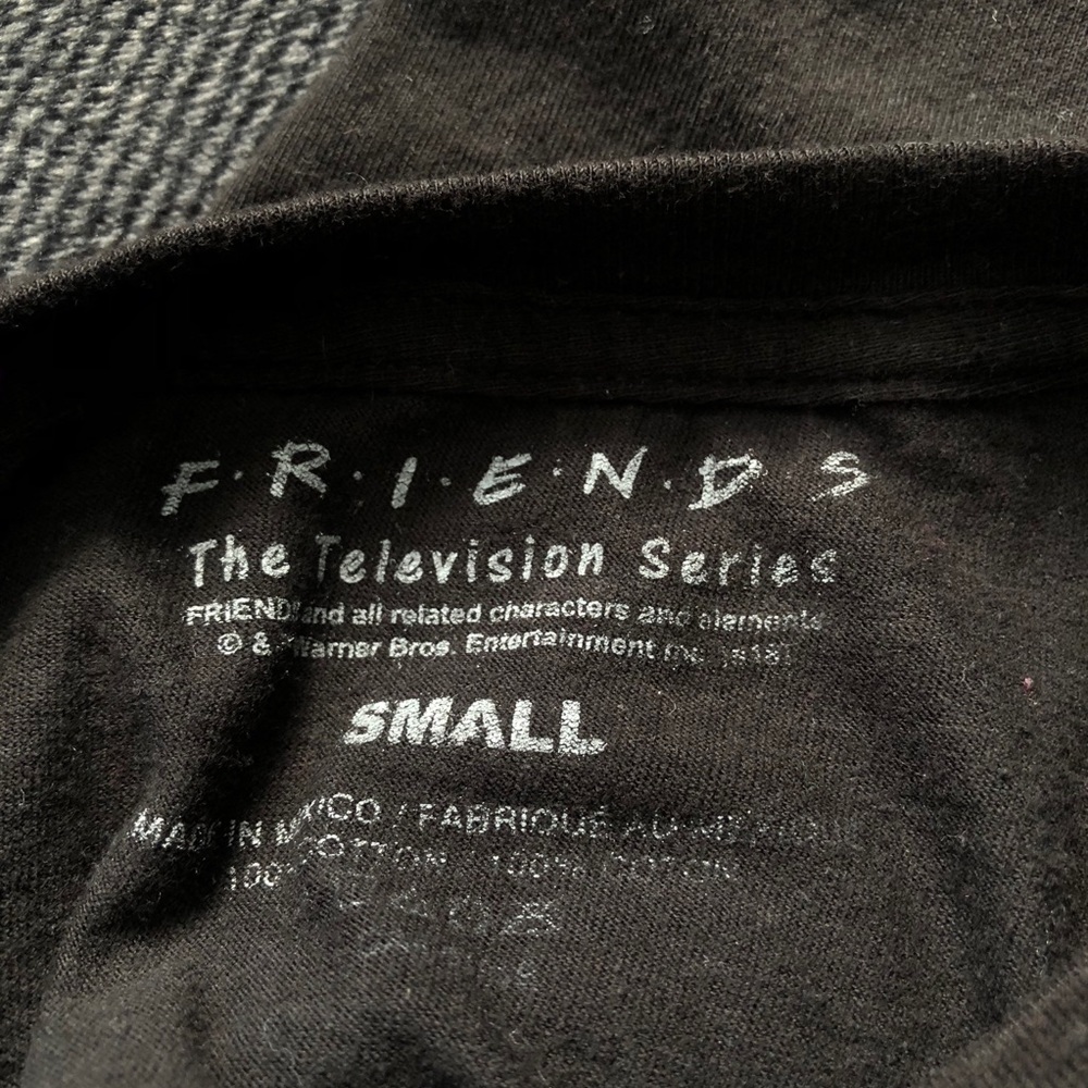 F.r.i.e.n.d.s cropped tee - Picture 3 of 3